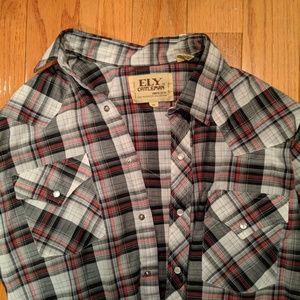 Ely Cattleman plaid buttoned short sleeve shirt